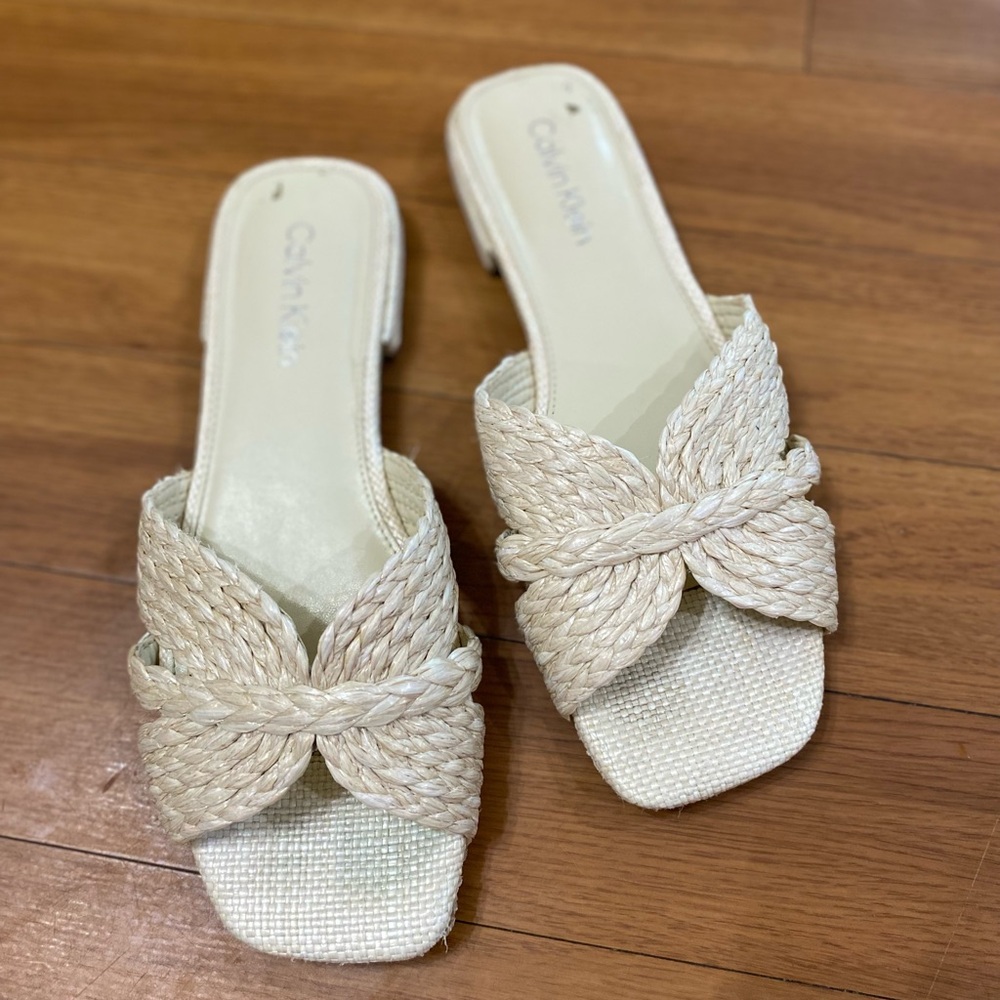 Calvin Klein Cream raffia flats Women's Sandals | Size 7.5